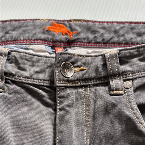Tommy Bahama Gray straight leg Men's Jeans. Size 33 x 32 - Picture 5 of 16